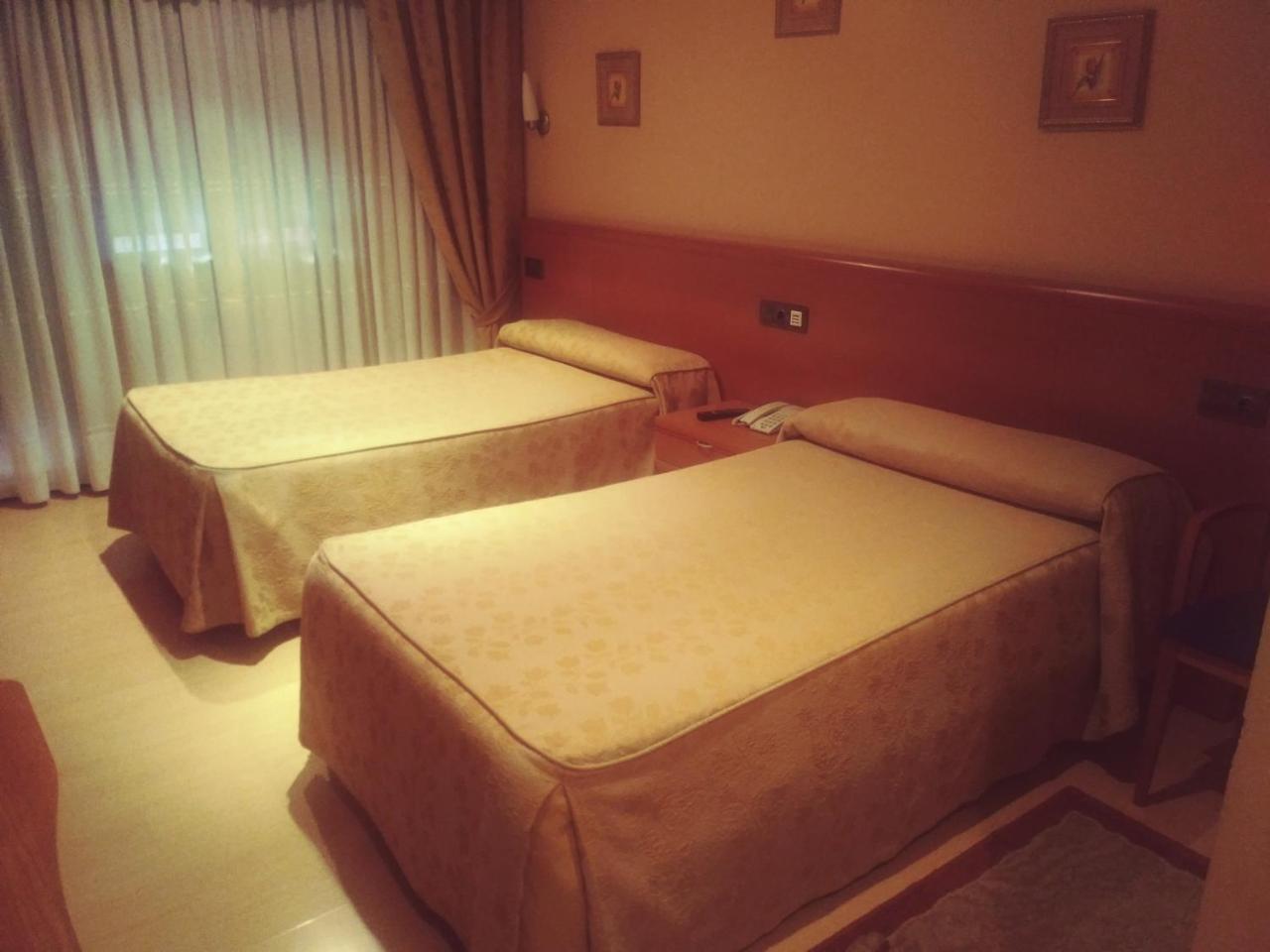 Hotel Orly Xinzo de Limia Ngoại thất bức ảnh