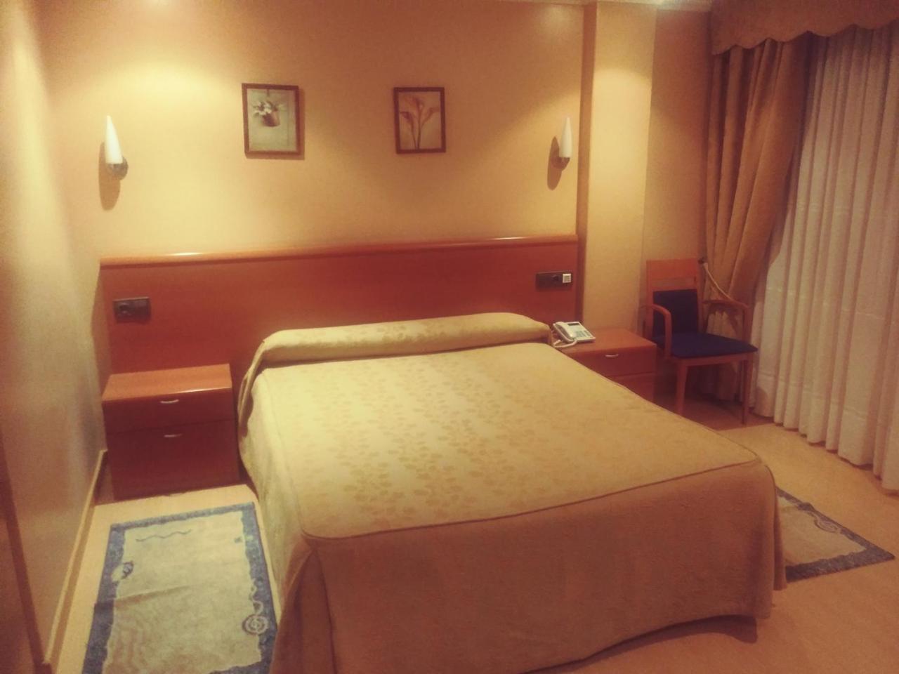 Hotel Orly Xinzo de Limia Ngoại thất bức ảnh