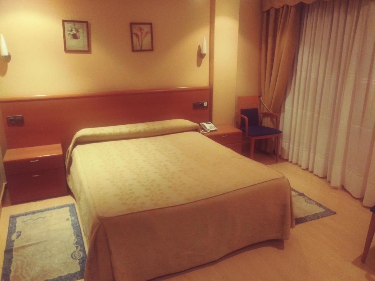 Hotel Orly Xinzo de Limia Ngoại thất bức ảnh